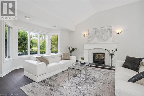 20 Craven Avenue, Burlington (Grindstone), ON - Indoor Photo Showing Living Room With Fireplace