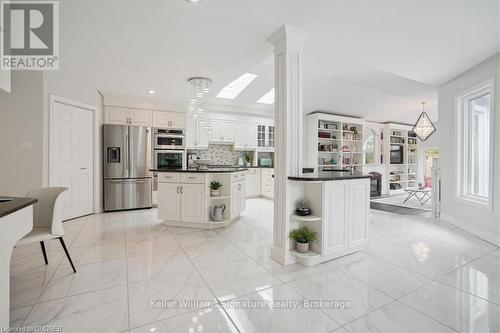 20 Craven Avenue, Burlington, ON - Indoor Photo Showing Kitchen