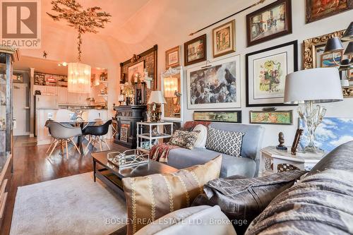 705 - 1 Leaside Park Drive, Toronto, ON - Indoor Photo Showing Living Room