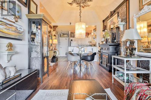 705 - 1 Leaside Park Drive, Toronto, ON - Indoor Photo Showing Dining Room