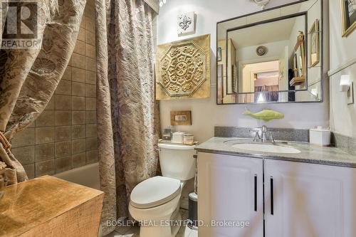 705 - 1 Leaside Park Drive, Toronto, ON - Indoor Photo Showing Bathroom