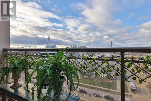 705 - 1 Leaside Park Drive, Toronto, ON - Outdoor With View