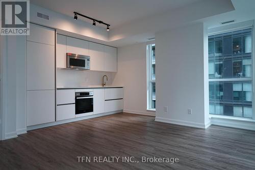 2306 - 327 King St West Street W, Toronto, ON - Indoor Photo Showing Kitchen