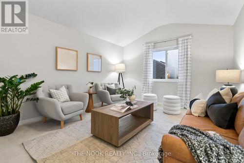 39 Colville Avenue, Clarington (Bowmanville), ON - Indoor Photo Showing Living Room