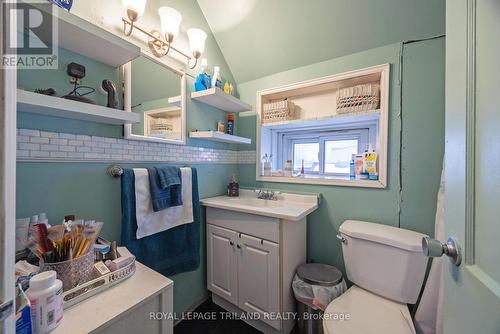 105 Hamilton Road, London, ON - Indoor Photo Showing Bathroom