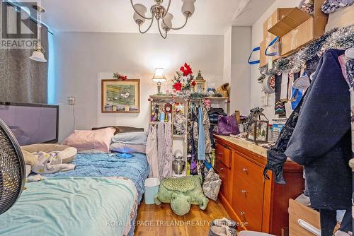 105 Hamilton Road, London, ON - Indoor Photo Showing Bedroom