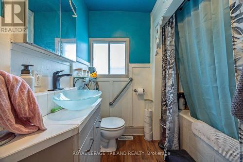 105 Hamilton Road, London, ON - Indoor Photo Showing Bathroom