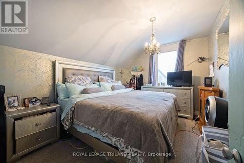 105 Hamilton Road, London, ON - Indoor Photo Showing Bedroom