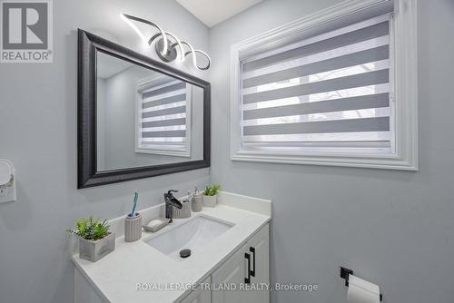 1534 Perth Avenue, London, ON - Indoor Photo Showing Bathroom