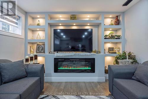 1534 Perth Avenue, London, ON - Indoor Photo Showing Living Room With Fireplace