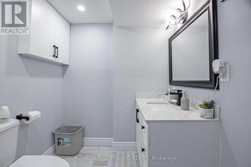 1534 Perth Avenue, London, ON - Indoor Photo Showing Bathroom