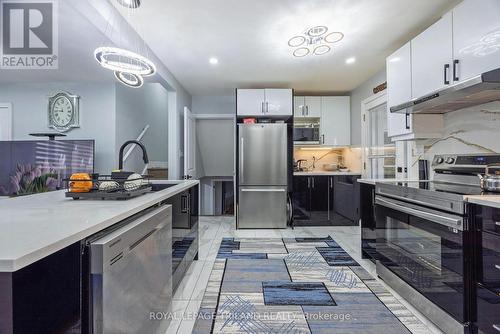 1534 Perth Avenue, London, ON - Indoor Photo Showing Kitchen With Upgraded Kitchen