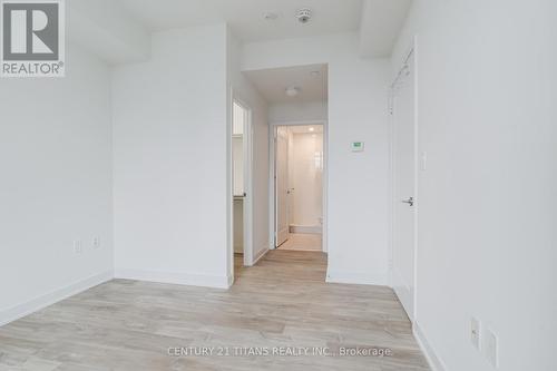 1702W - 27 Bathurst Street, Toronto, ON - Indoor Photo Showing Other Room