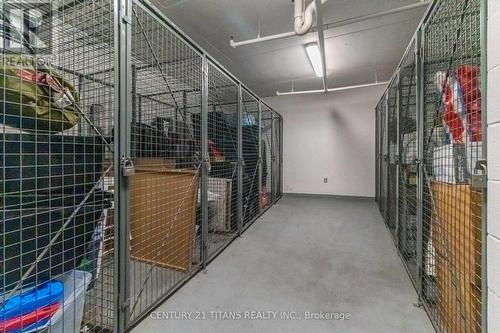 1702W - 27 Bathurst Street, Toronto, ON - Indoor With Storage