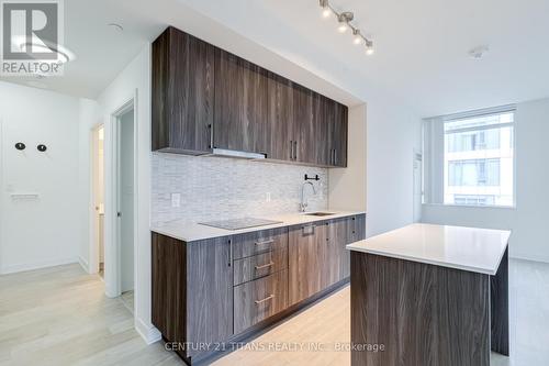 1702W - 27 Bathurst Street, Toronto, ON - Indoor Photo Showing Kitchen