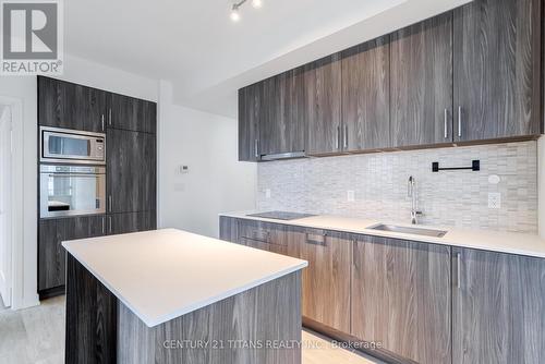 1702W - 27 Bathurst Street, Toronto, ON - Indoor Photo Showing Kitchen