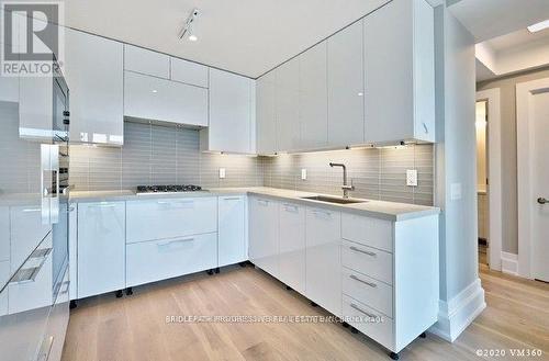 208 - 3 Southvale Drive, Toronto, ON - Indoor Photo Showing Kitchen With Upgraded Kitchen