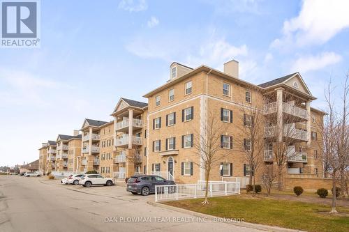 201 - 7428 Markham Road, Markham, ON - Outdoor With Balcony With Facade