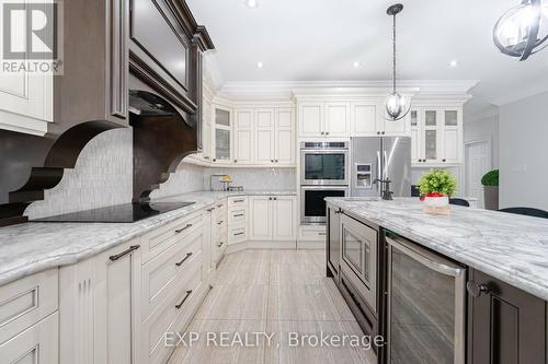 51 Michelle Drive, Vaughan, ON - Indoor Photo Showing Kitchen With Upgraded Kitchen