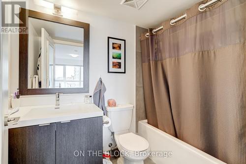 418 - 9 Mabelle Avenue, Toronto, ON - Indoor Photo Showing Bathroom