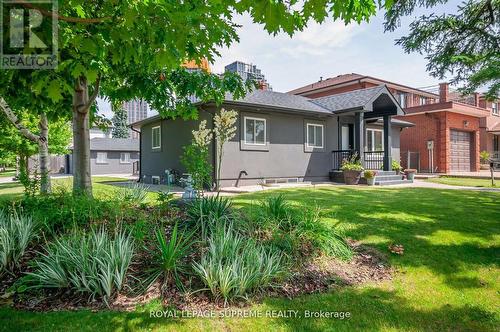 32 Cartwright Avenue, Toronto, ON - Outdoor