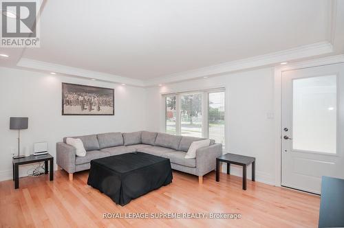 32 Cartwright Avenue, Toronto, ON - Indoor Photo Showing Living Room