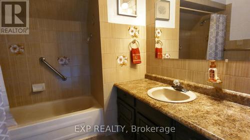 43 Gyles Point Road, Parry Sound, Unorganized District, ON - Indoor Photo Showing Bathroom