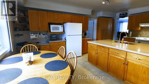 43 Gyles Point Road, Parry Sound, Unorganized District, ON - Indoor Photo Showing Kitchen With Double Sink