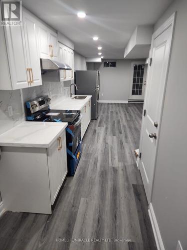 6 Macklin Street, Brantford, ON - Indoor Photo Showing Kitchen