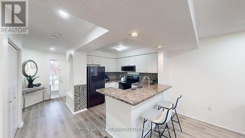 8 King William Court, Cambridge, ON - Indoor Photo Showing Kitchen