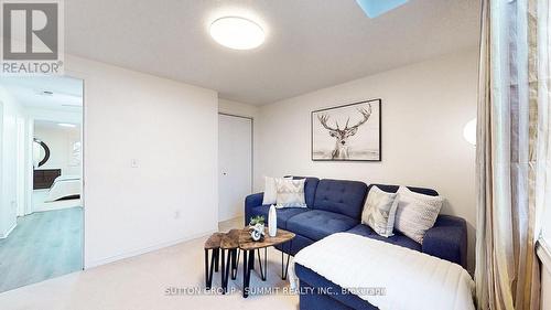 8 King William Court, Cambridge, ON - Indoor Photo Showing Living Room