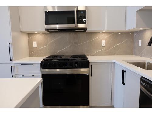 3528 146A Street, Surrey, BC - Indoor Photo Showing Kitchen