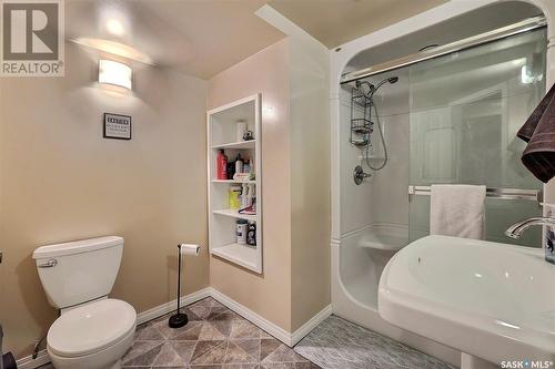 358 Rodenbush Drive, Regina, SK - Indoor Photo Showing Bathroom