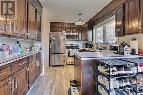 358 Rodenbush Drive, Regina, SK - Indoor Photo Showing Kitchen