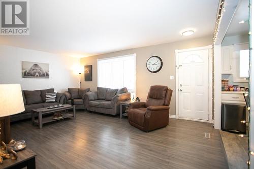 315 Chambers Ave, Sault Ste. Marie, ON - Indoor Photo Showing Living Room