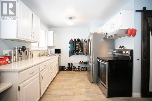 315 Chambers Ave, Sault Ste. Marie, ON - Indoor Photo Showing Kitchen