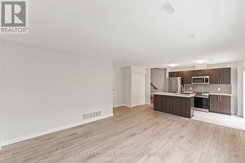 B - 713 Amberwing Private, Ottawa, ON - Indoor Photo Showing Kitchen