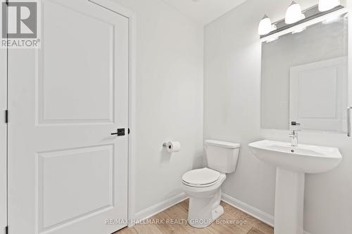 B - 713 Amberwing Private, Ottawa, ON - Indoor Photo Showing Bathroom