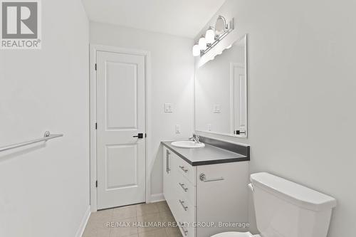 B - 713 Amberwing Private, Ottawa, ON - Indoor Photo Showing Bathroom