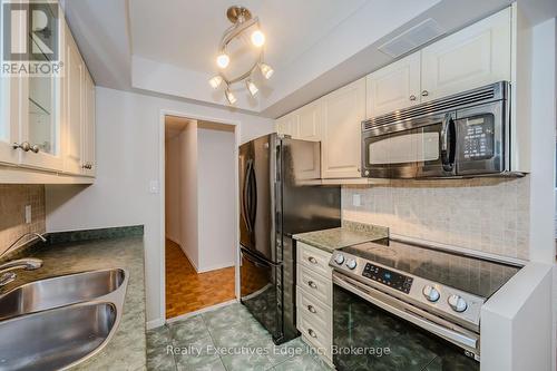 1503 - 1535 Lakeshore Road E, Mississauga (Lakeview), ON - Indoor Photo Showing Kitchen With Double Sink