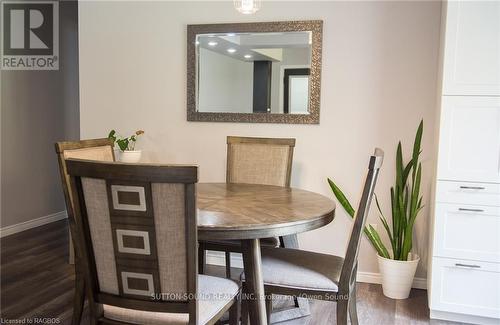 109 Shepard Lake Road, Georgian Bluffs, ON - Indoor Photo Showing Dining Room