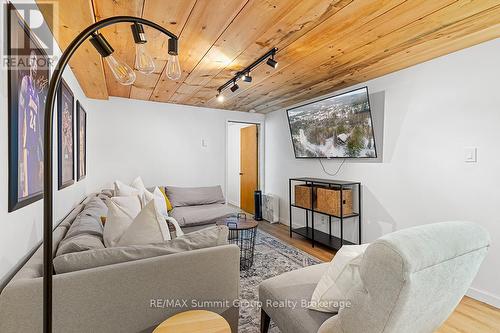 144 Talisman Boulevard, Grey Highlands, ON - Indoor Photo Showing Living Room