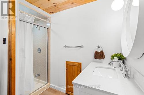 144 Talisman Boulevard, Grey Highlands, ON - Indoor Photo Showing Bathroom