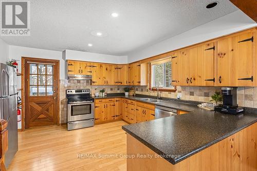 144 Talisman Boulevard, Grey Highlands, ON - Indoor Photo Showing Kitchen With Double Sink