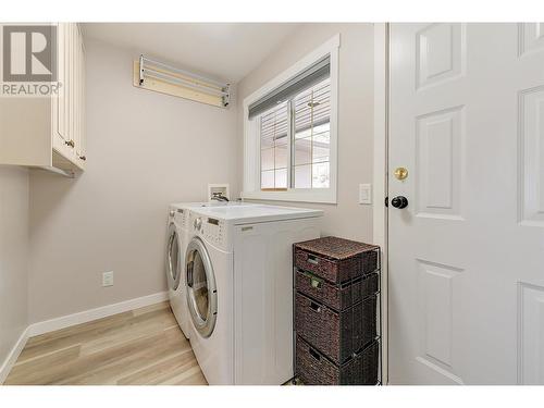 1044 James Hockey Place, Kelowna, BC - Indoor Photo Showing Laundry Room