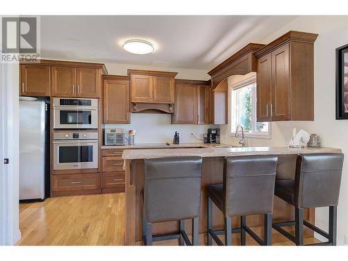 Suite Kitchen - 1044 James Hockey Place, Kelowna, BC - Indoor Photo Showing Kitchen