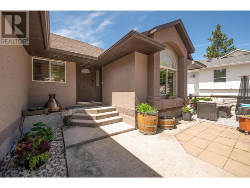 1044 James Hockey Place, Kelowna, BC - Outdoor