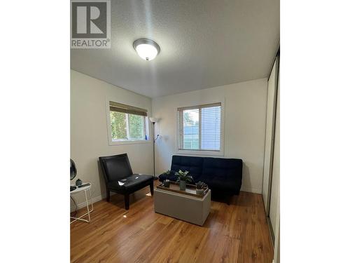 Spacious upstairs bedroom with tons of natural light throughout - 615 Sutherland Avenue, Kelowna, BC - Indoor