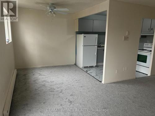 201 - 51 Russett Avenue, Oshawa, ON - Indoor Photo Showing Kitchen