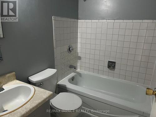 201 - 51 Russett Avenue, Oshawa, ON - Indoor Photo Showing Bathroom